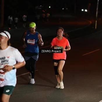 Runner Photo 7650937