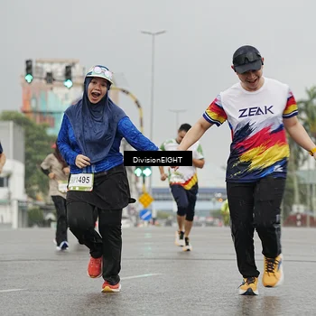 Runner Photo 7650940