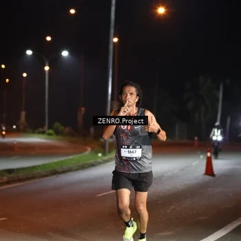 Runner Photo 7650964