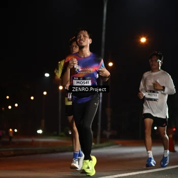 Runner Photo 7650971