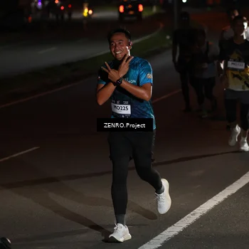 Runner Photo 7650992