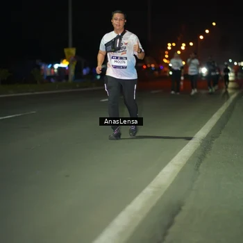 Runner Photo 7651003