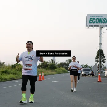 Runner Photo 7651030