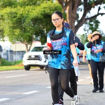 Runner Photo 7651037