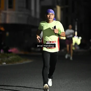 Runner Photo 7651055