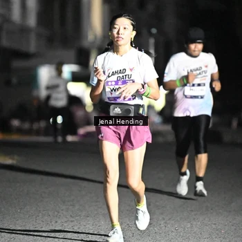 Runner Photo 7651080