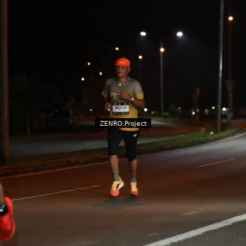 Runner Photo 7651104