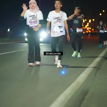 Runner Photo 7651115