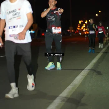 Runner Photo 7651129