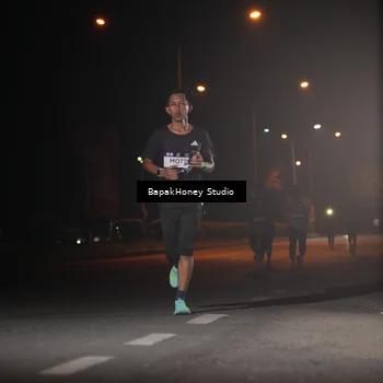Runner Photo 7651138
