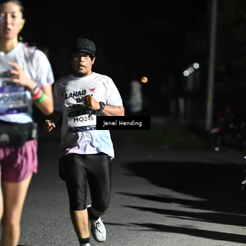 Runner Photo 7651164