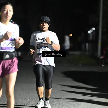 Runner Photo 7651167