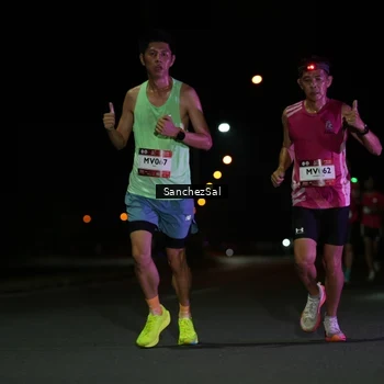Runner Photo 7651172