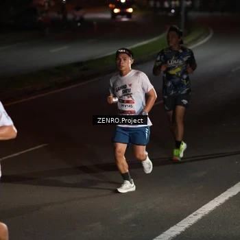 Runner Photo 7651173