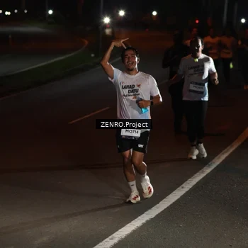 Runner Photo 7651175