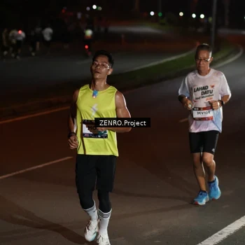 Runner Photo 7651269