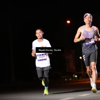 Runner Photo 7651280