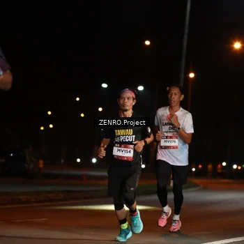 Runner Photo 7651343