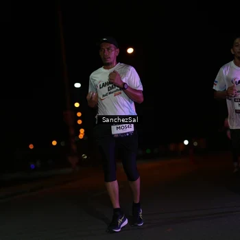 Runner Photo 7651405