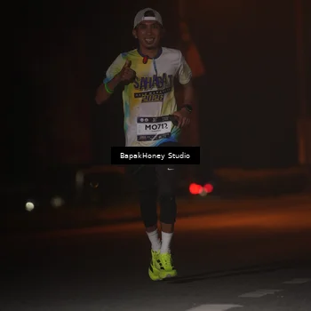 Runner Photo 7651504