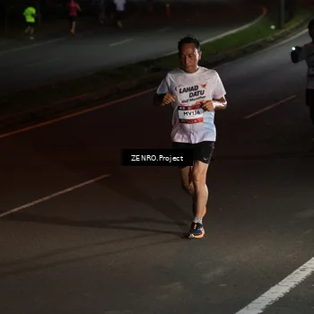 Runner Photo 7651534