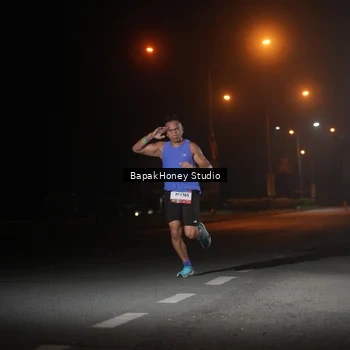 Runner Photo 7651576