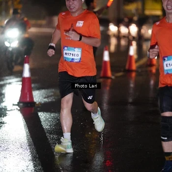 Runner Photo 7651668