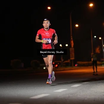 Runner Photo 7651700