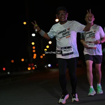 Runner Photo 7651766