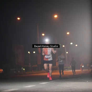 Runner Photo 7651790