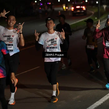 Runner Photo 7651800