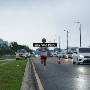 Runner Photo 7651816