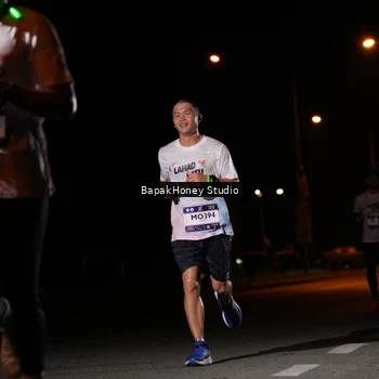 Runner Photo 7651909