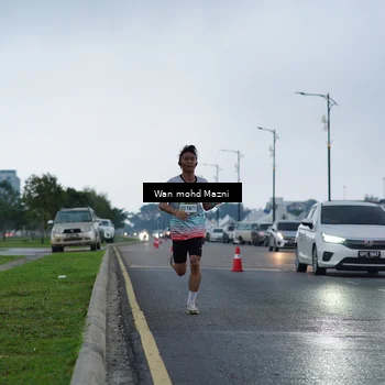Runner Photo 7651913