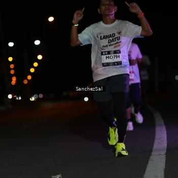 Runner Photo 7651941