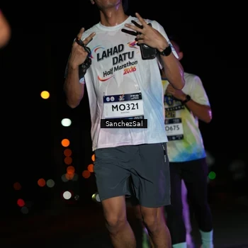 Runner Photo 7652040