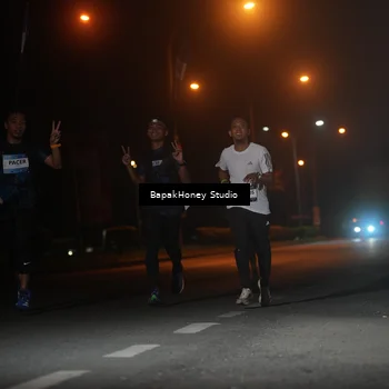 Runner Photo 7652060