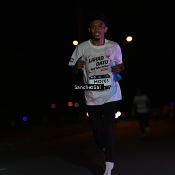 Runner Photo 7652071