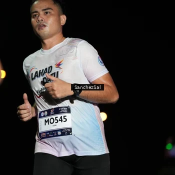 Runner Photo 7652073
