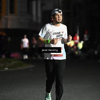 Runner Photo 7652140