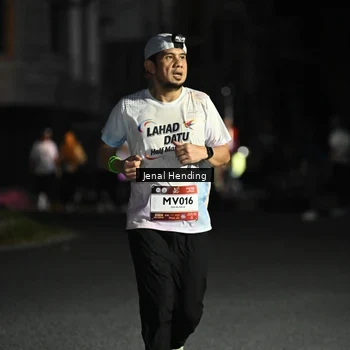 Runner Photo 7652160