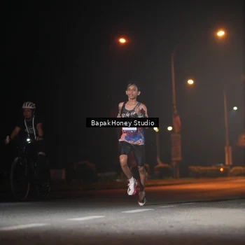 Runner Photo 7652243