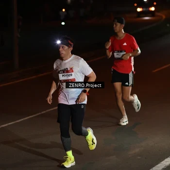 Runner Photo 7652305