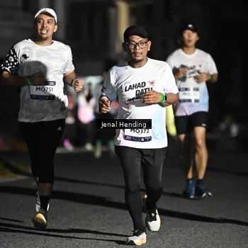 Runner Photo 7652448