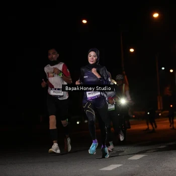 Runner Photo 7652480