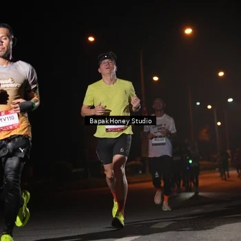 Runner Photo 7652511