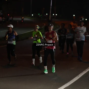 Runner Photo 7652573