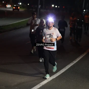 Runner Photo 7652578