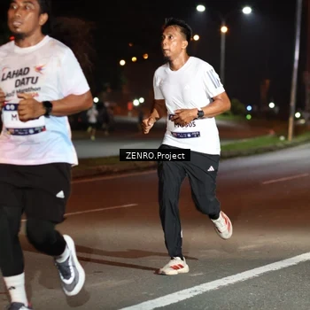 Runner Photo 7652655