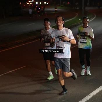 Runner Photo 7652704